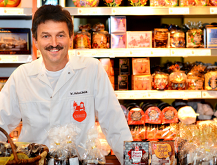 Lebkuchen Schmidt - Master baker Walter Heiselbetz